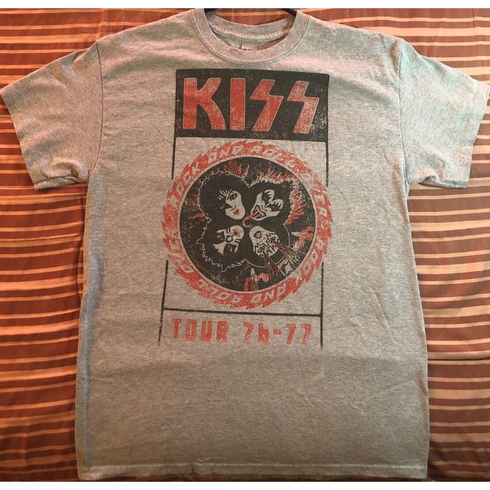 KISS Rock & Roll Over Tour 76-77 Men’s M Size Black Graphic Short Sleeve T-Shirt